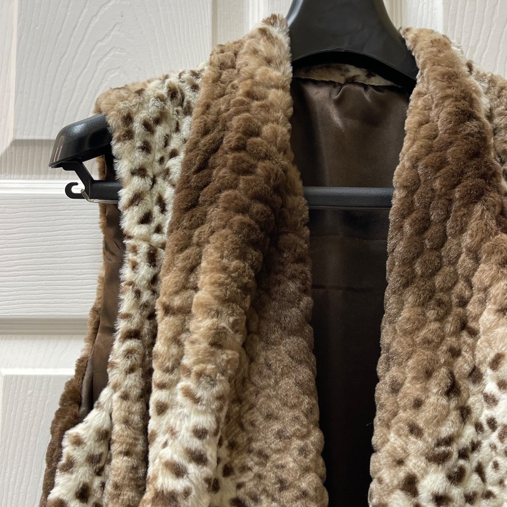 Women's Size Medium Plush Animal Print Lined Open Vest Shawl Collar Drape